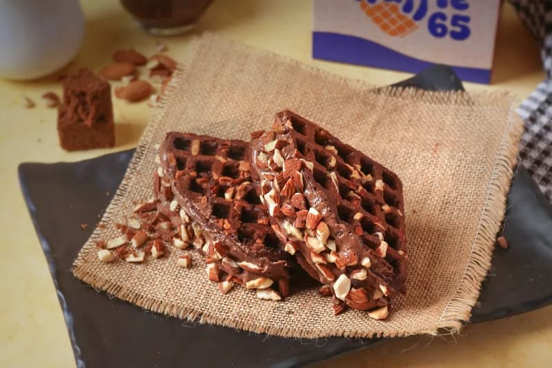Almond Brownie Waffle